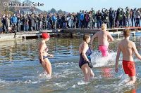 Velden Neujahrschwimmen Im Casino Bad 32  Foto Hermann Sobe